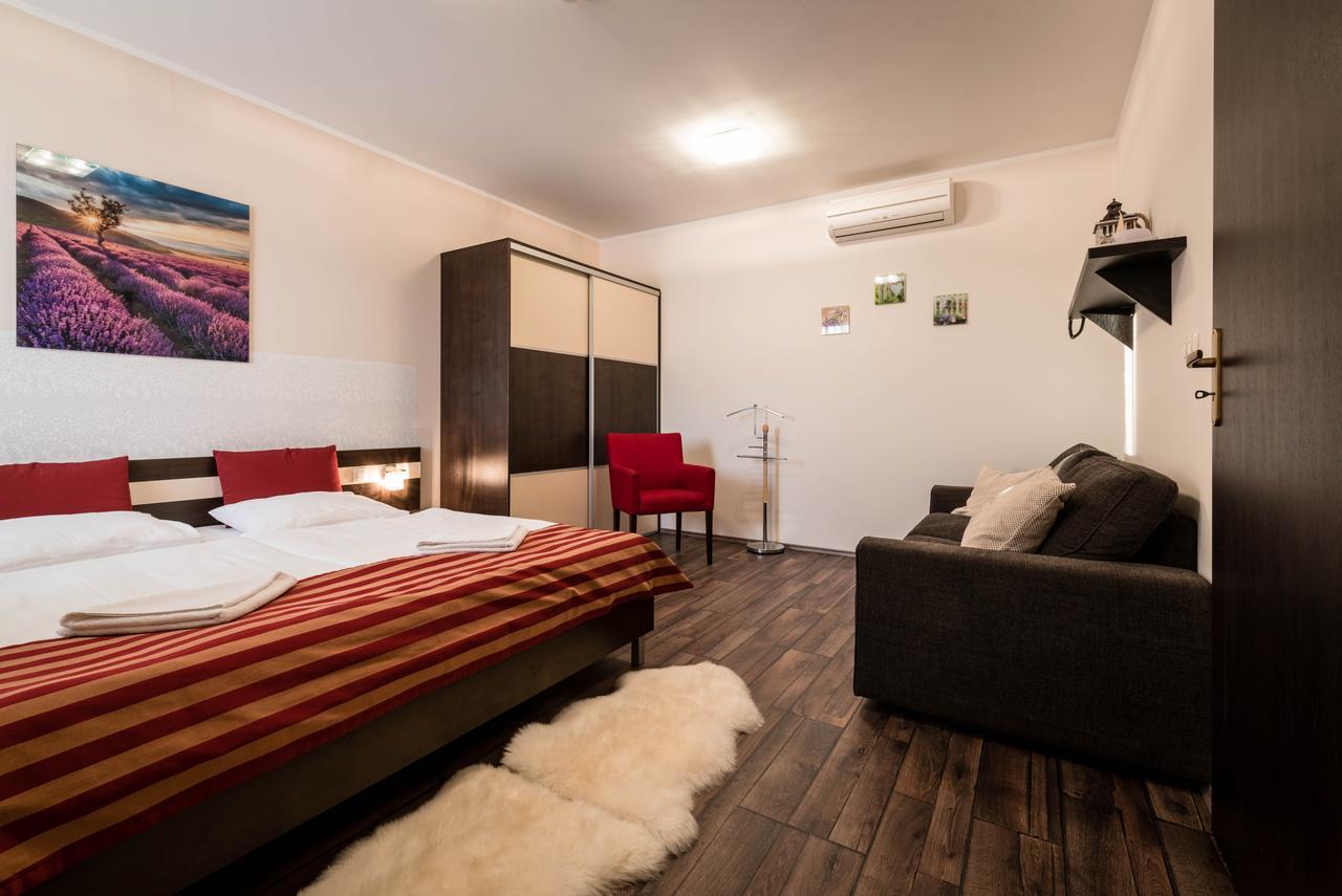 Apartman Mirka - Hotel Luka Bešeňová Buitenkant foto