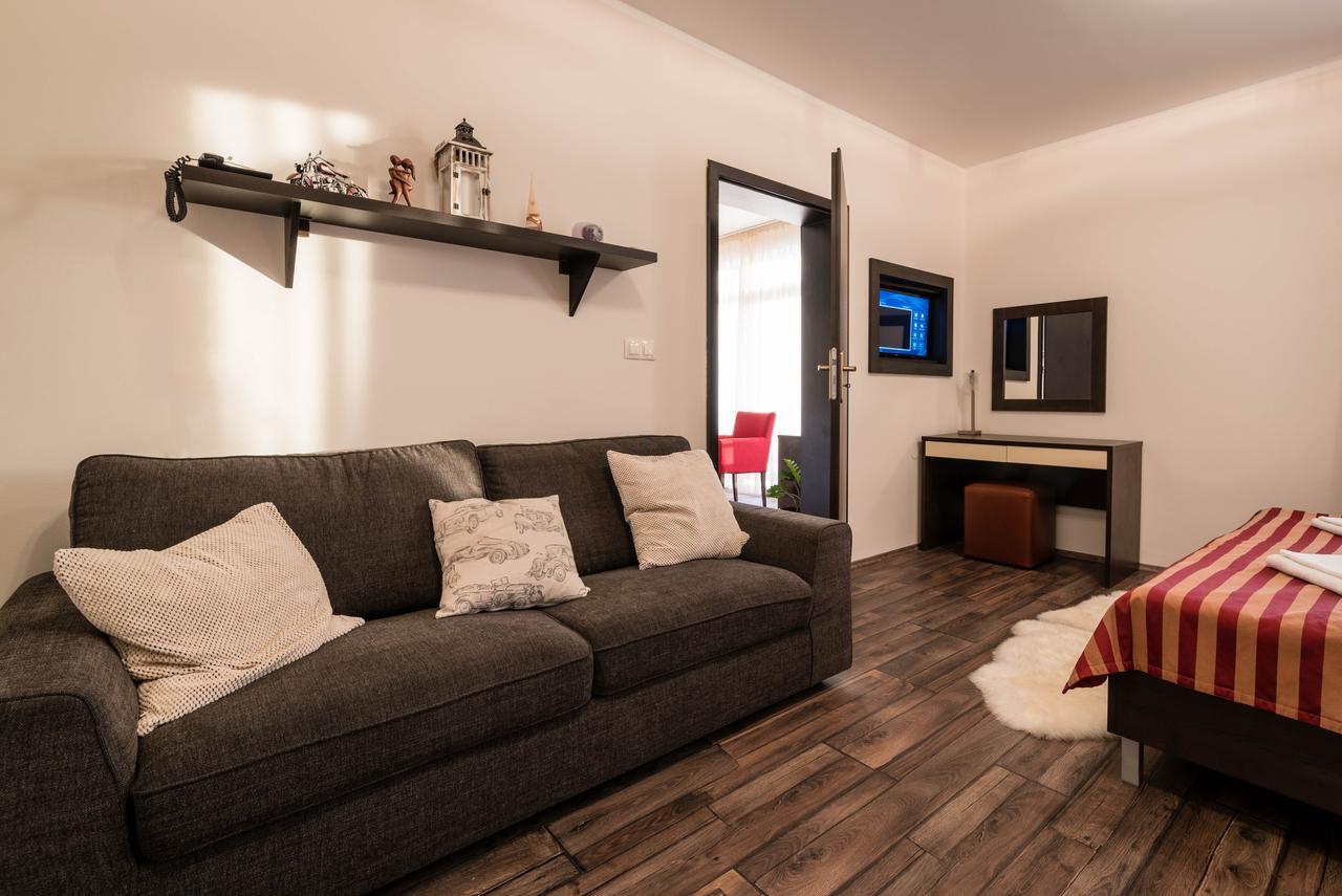Apartman Mirka - Hotel Luka Bešeňová Buitenkant foto